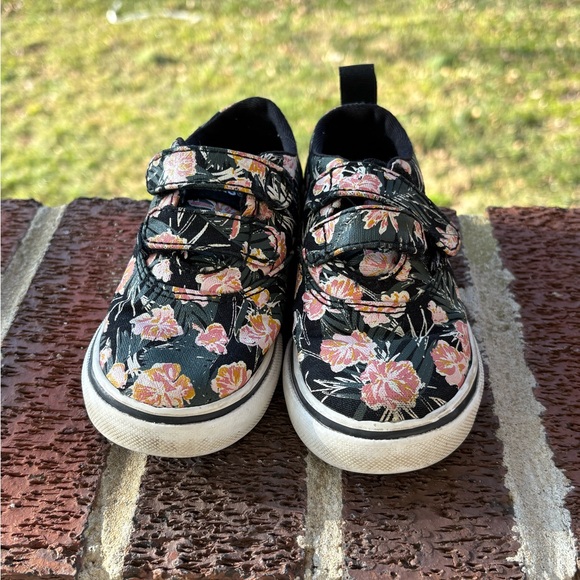 Hibiscus flower vans - Picture 2 of 4